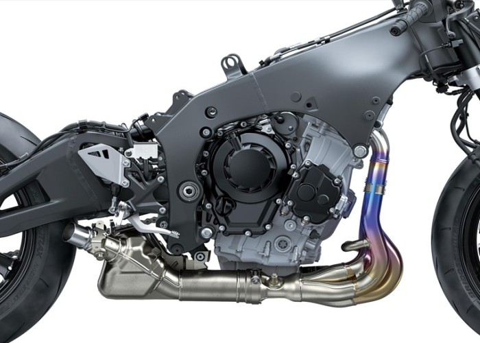 ₹1.90 लाख में Kawasaki Ninja ZX 10R घर लाये